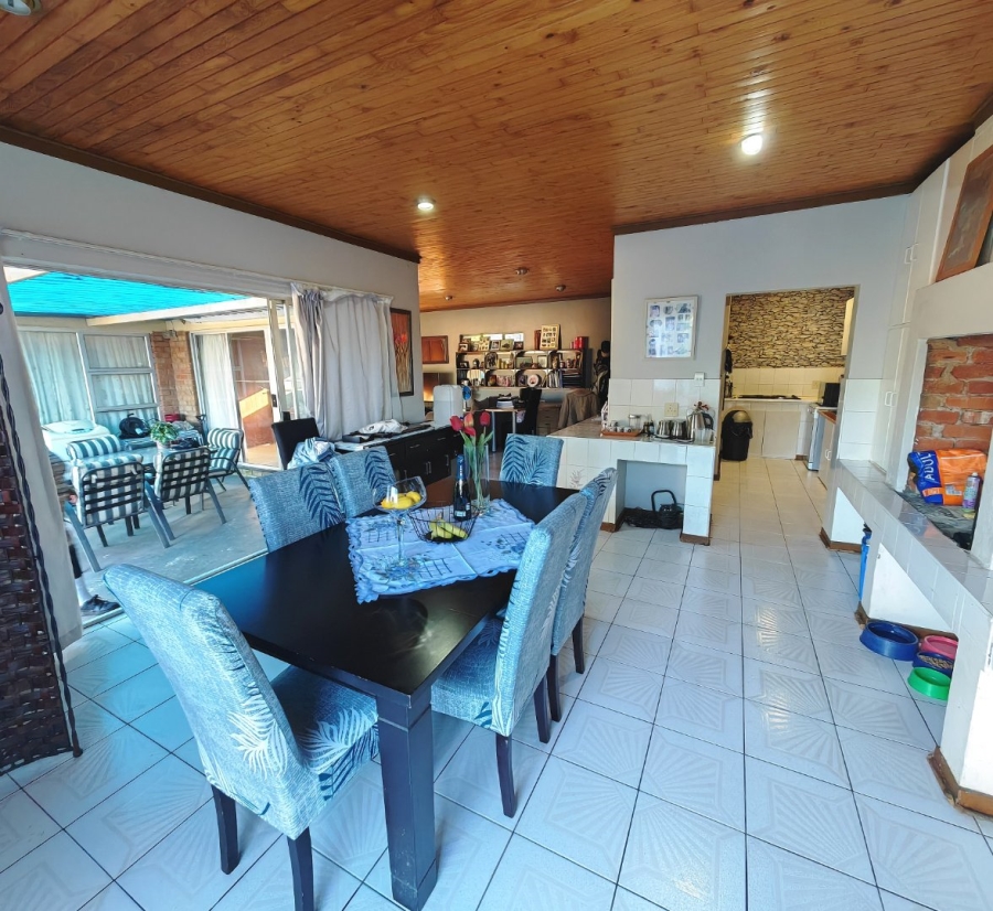 6 Bedroom Property for Sale in Heuwelsig Free State
